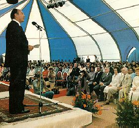 His Highness the Aga Khan addressing the gathering for the foundation laying ceremony at the Burnaby Jamatkhana, Vancouver, July 1982

